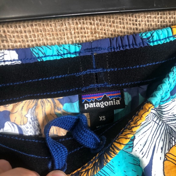 Patagonia Womens Floral Print Shorts XS Blue Navy - Picture 3 of 5